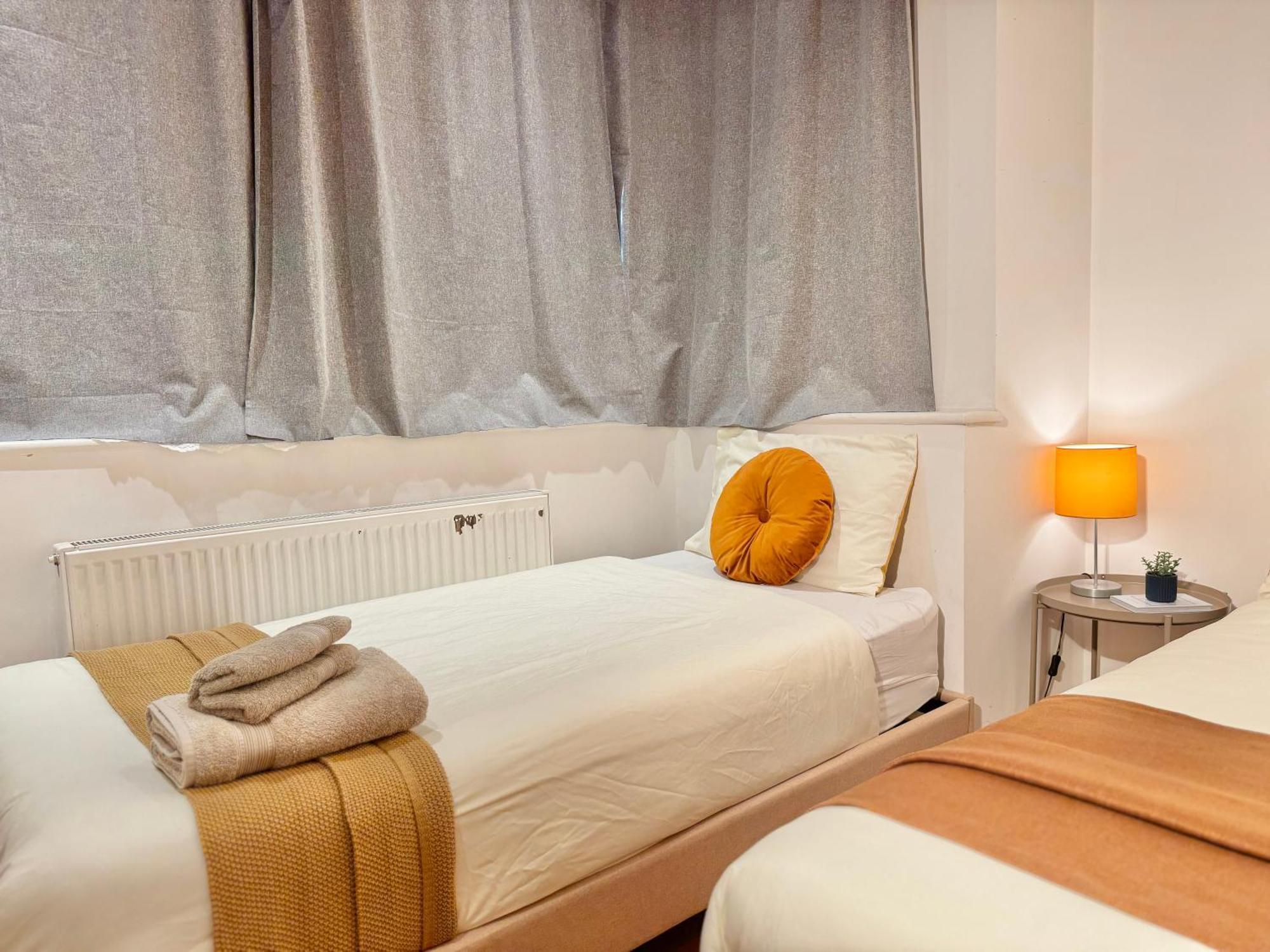 En-Suites With Free Parking 30Min To Central London Exterior photo