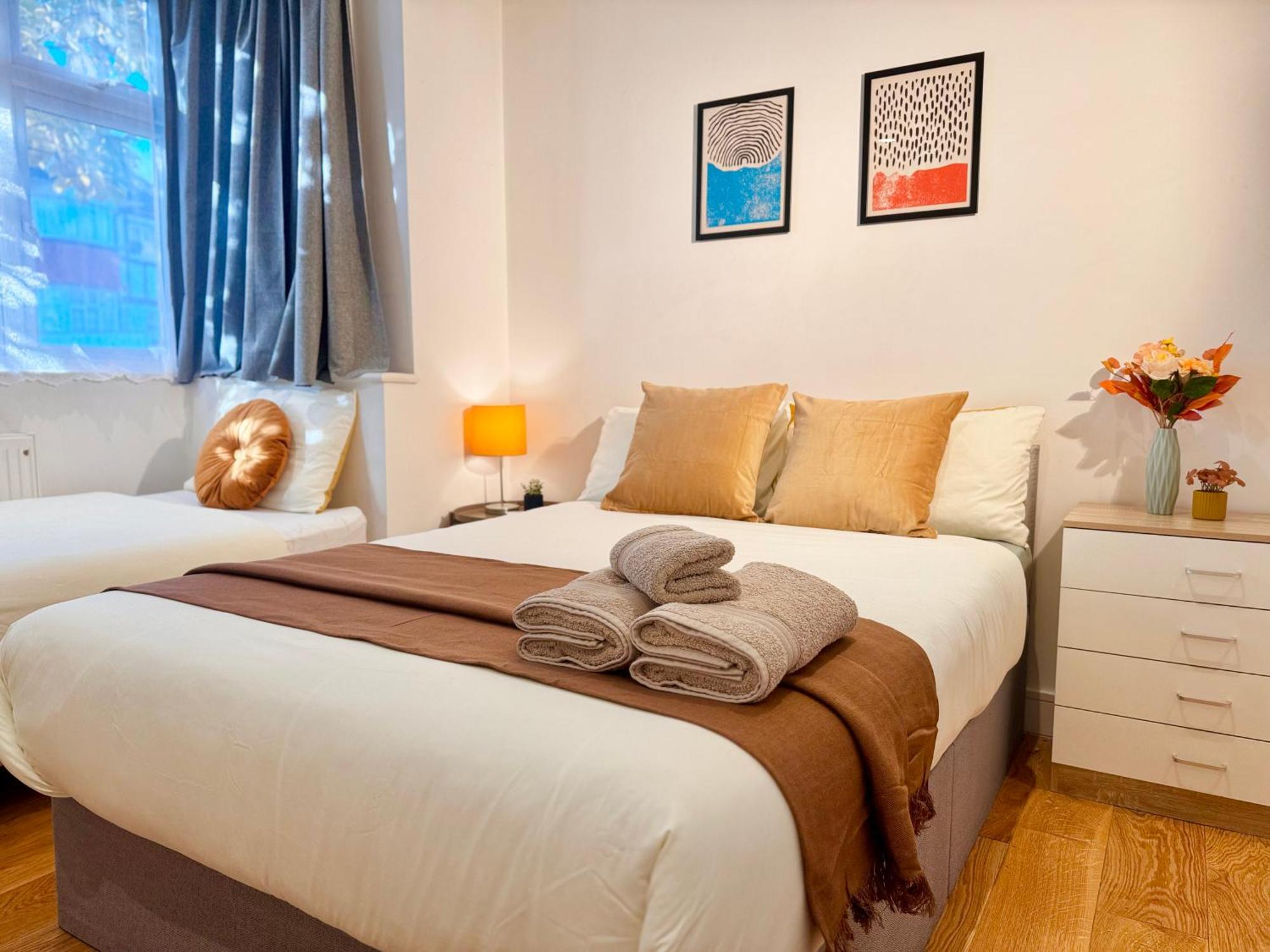 En-Suites With Free Parking 30Min To Central London Exterior photo