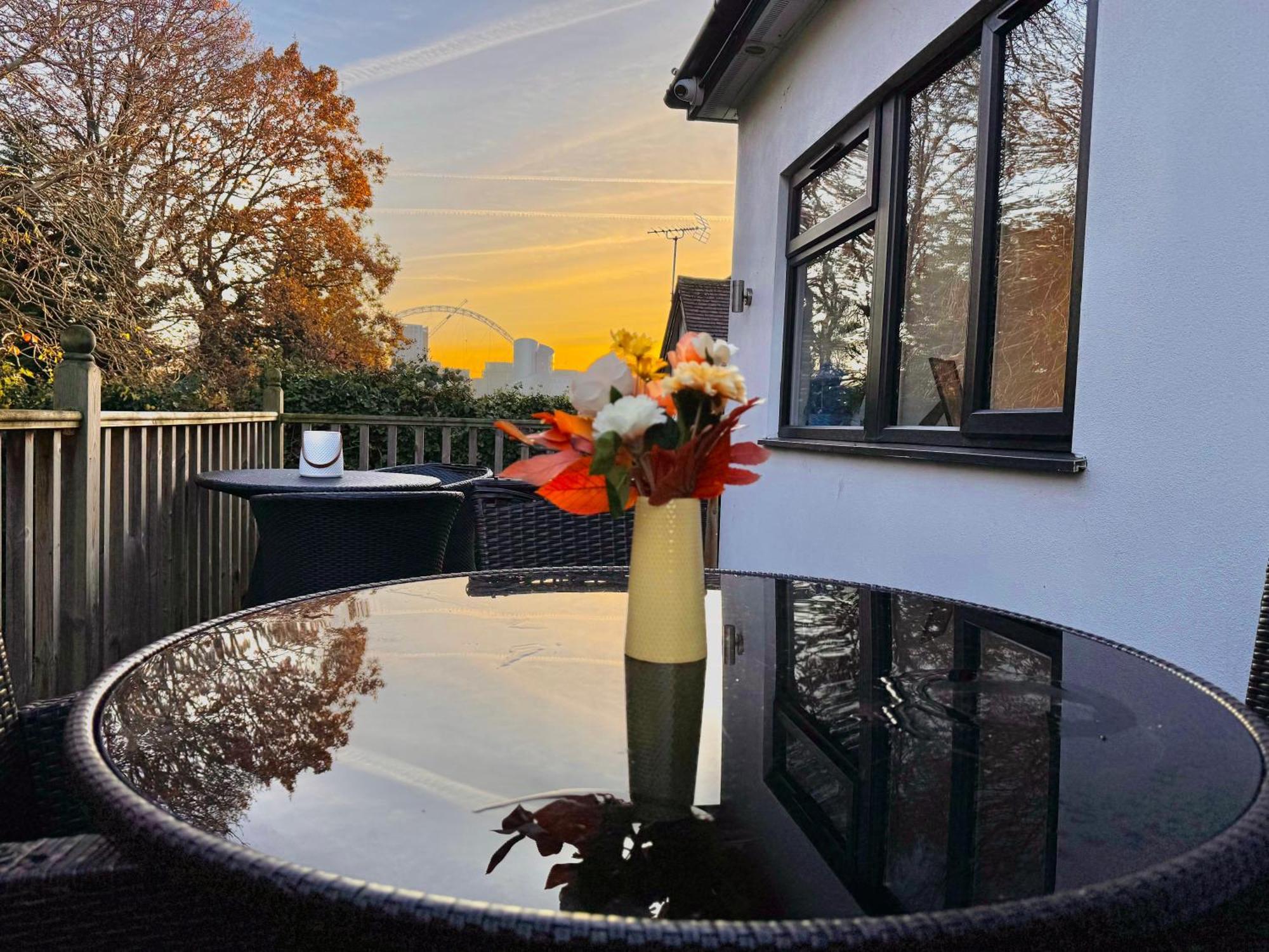 En-Suites With Free Parking 30Min To Central London Exterior photo