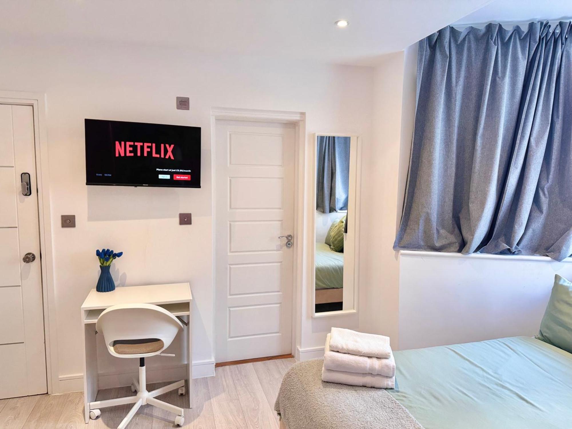 En-Suites With Free Parking 30Min To Central London Exterior photo