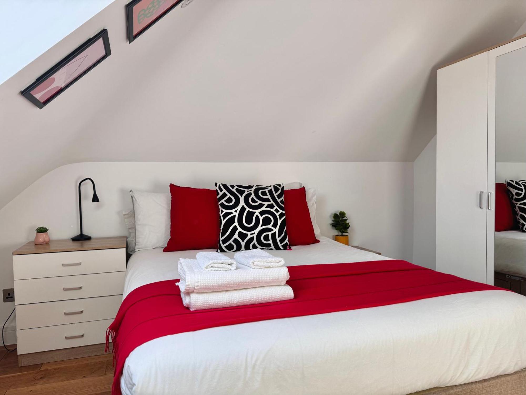En-Suites With Free Parking 30Min To Central London Exterior photo
